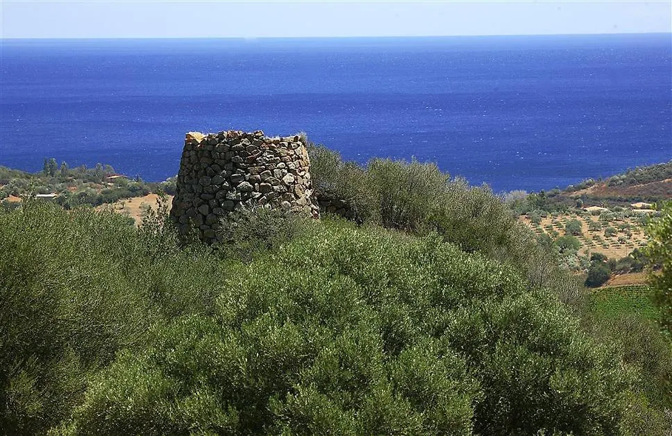 Piccolo Residence Vicino Alla Spiaggia Con Bellissima Vista Mare Tertenìa 別荘
