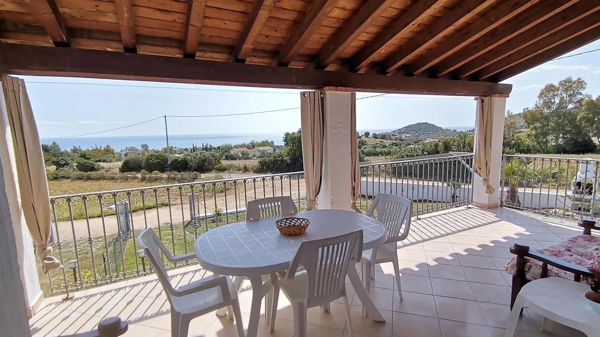 Piccolo Residence Vicino Alla Spiaggia Con Bellissima Vista Mare Tertenìa