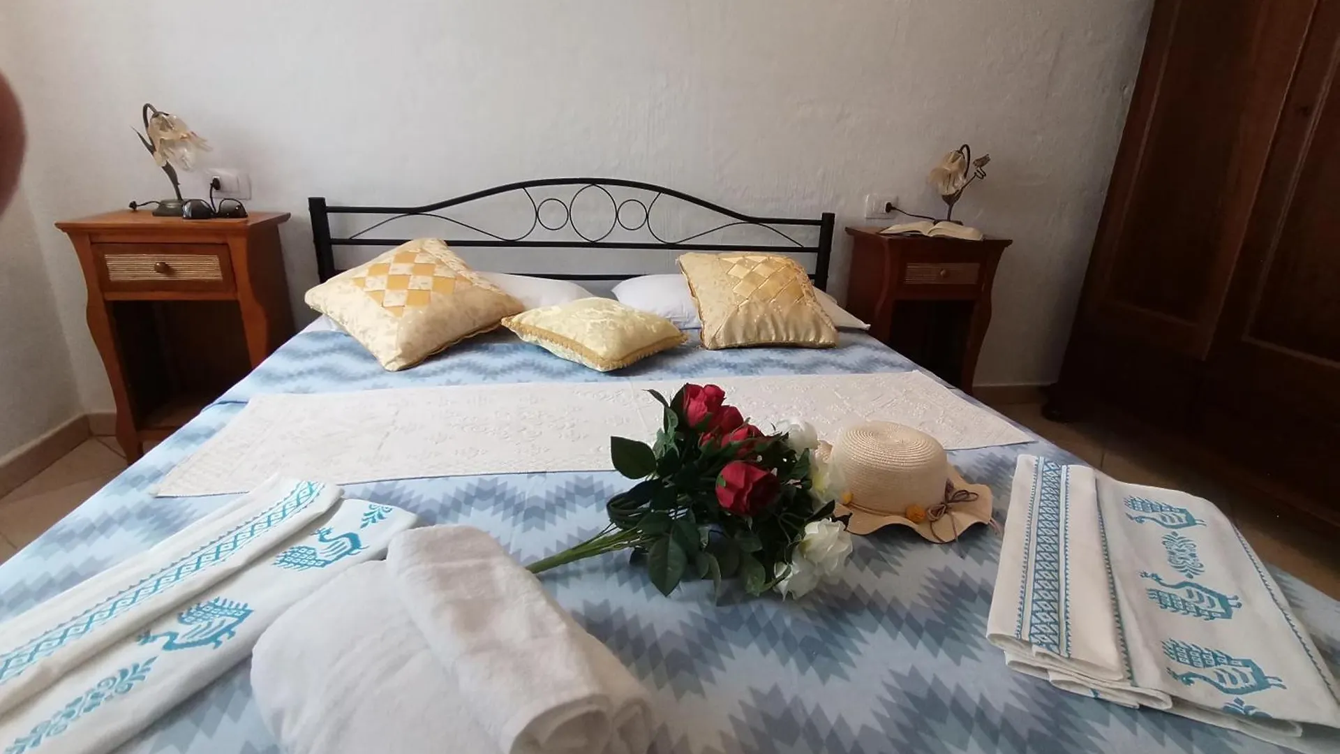 Piccolo Residence Vicino Alla Spiaggia Con Bellissima Vista Mare Tertenìa
